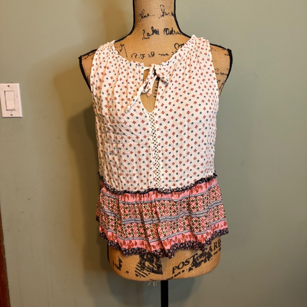 $3 BUNDLE ITEM Patrons of Peace Womens Small Sleeveless Boho Floral Top